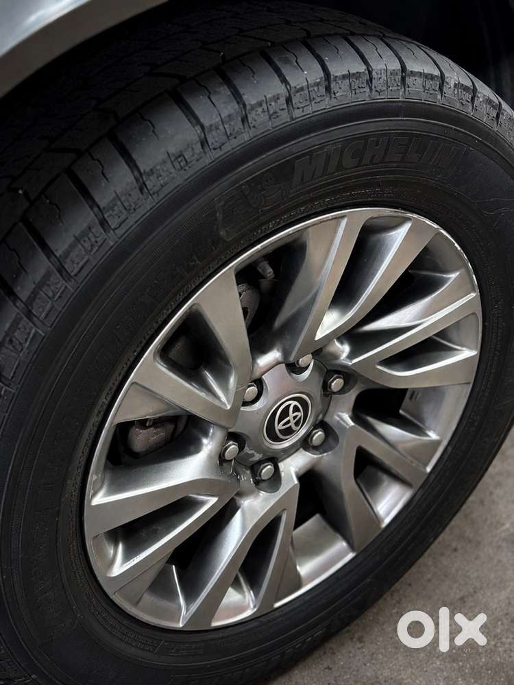 Urgent! Black Kl Rereg Toyota Fortuner Diesel 4wheel Drive