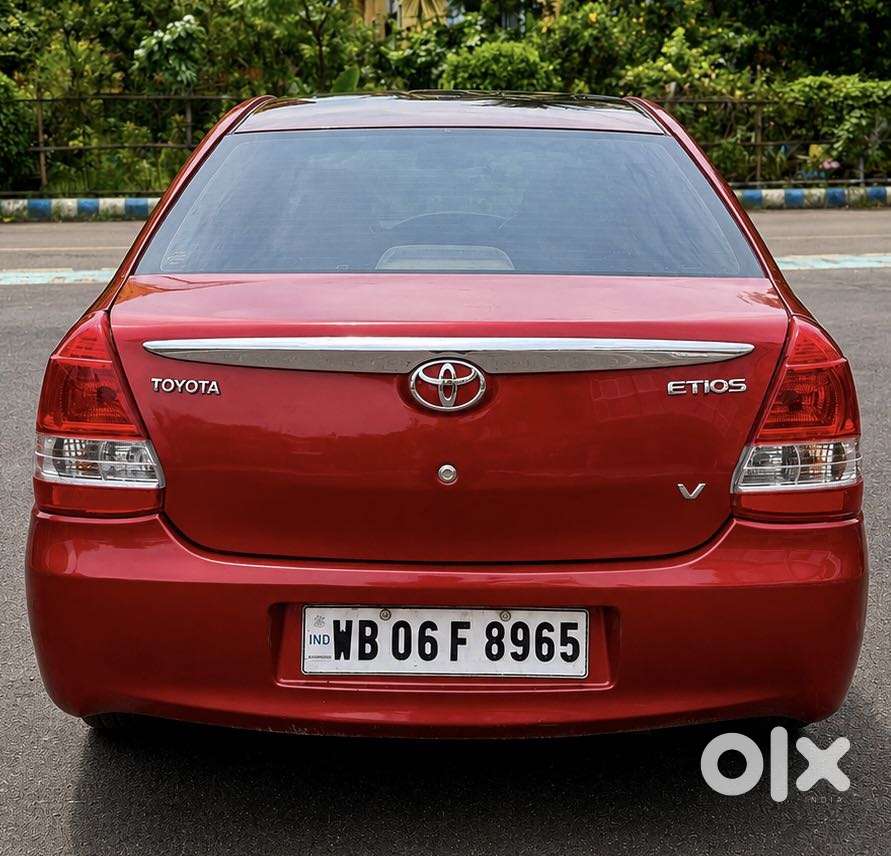 Toyota Etios V, 2011, Petrol