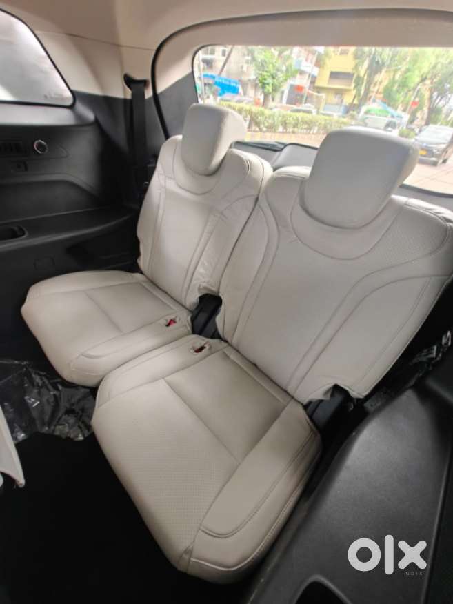 Mahindra Xuv700 2.2 Ax 5 Diesel At 7 Str, 2025, Diesel