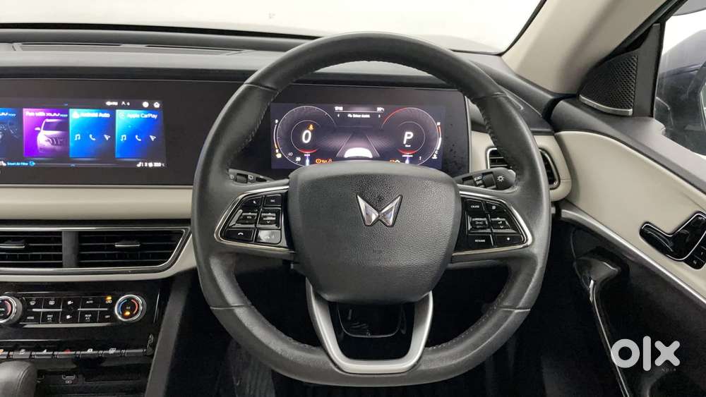 Mahindra Xuv700 2.0 Ax 7 Petrol At Luxury Pack Str, 2025, Petrol