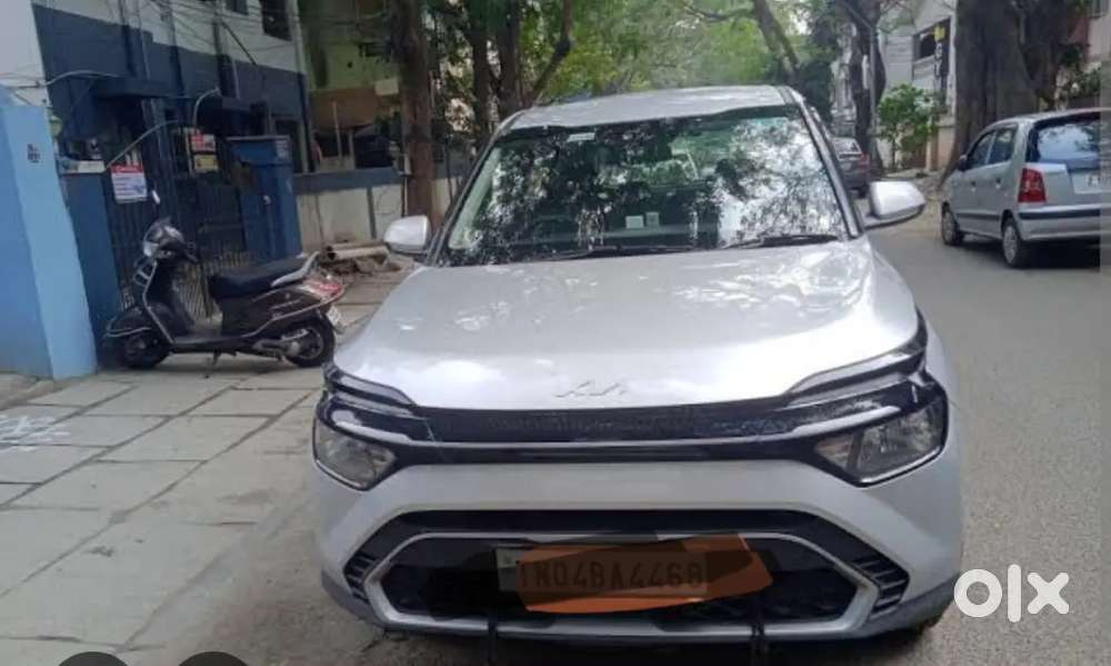 Kia Carens 2023 Petrol Well Maintained