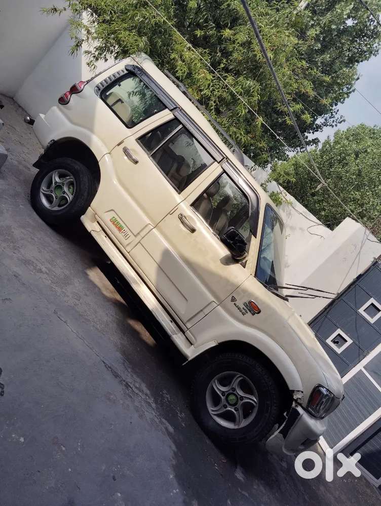 Mahindra Scorpio Classic 2012 Diesel 180000 Km Driven