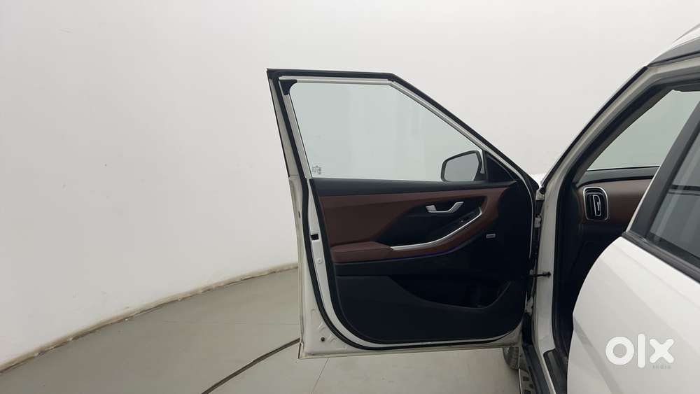 Hyundai Alcazar 2.0 Platinum (o) Petrol At 7 Str, 2021, Petrol