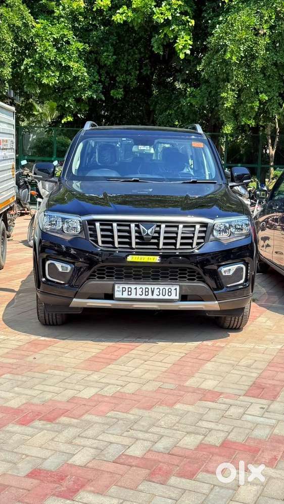 Mahindra Scorpio-n 2025 Diesel 13700 Km Driven