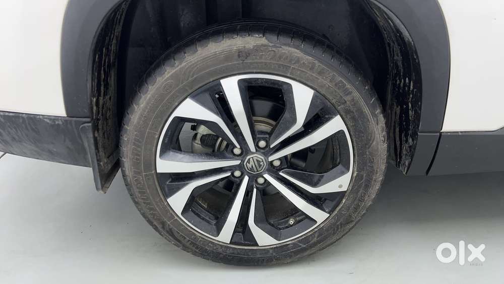 Mg Hector Plus Savvy Pro 1.5 Turbo Petrol Cvt 6 Str Dual Tone, 2023,..