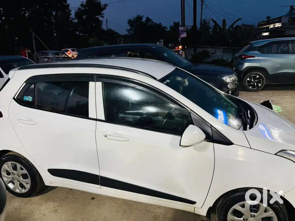 Hyundai I10 2016 Petrol Well Maintained , Just Solabo Lage