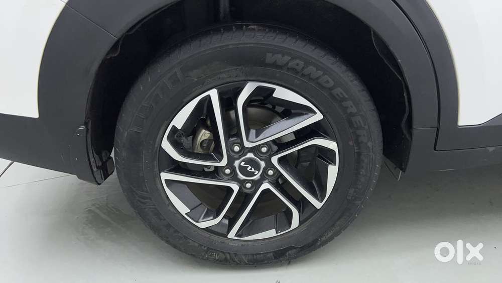 Kia Carens 1.5 Luxury Plus Turbo Dct 7 Str, 2023, Petrol