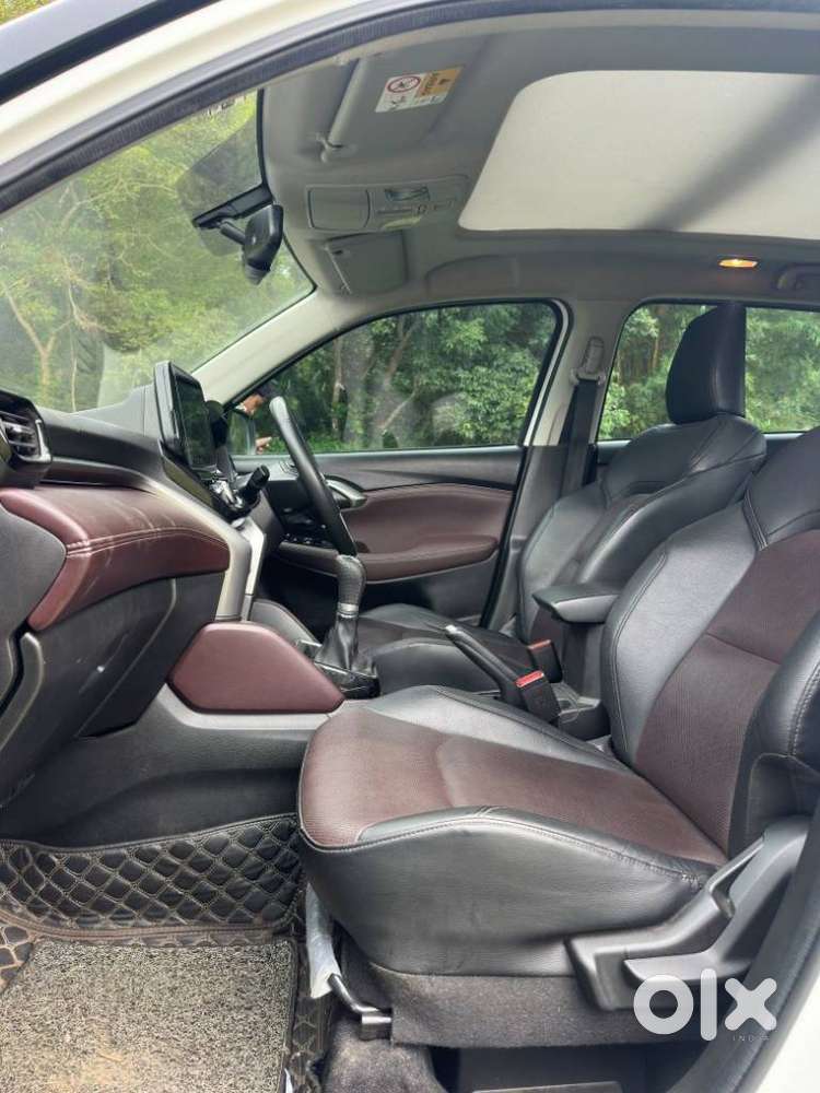 Maruti Suzuki Grand Vitara Alpha Smart Hybrid, 2022, Petrol