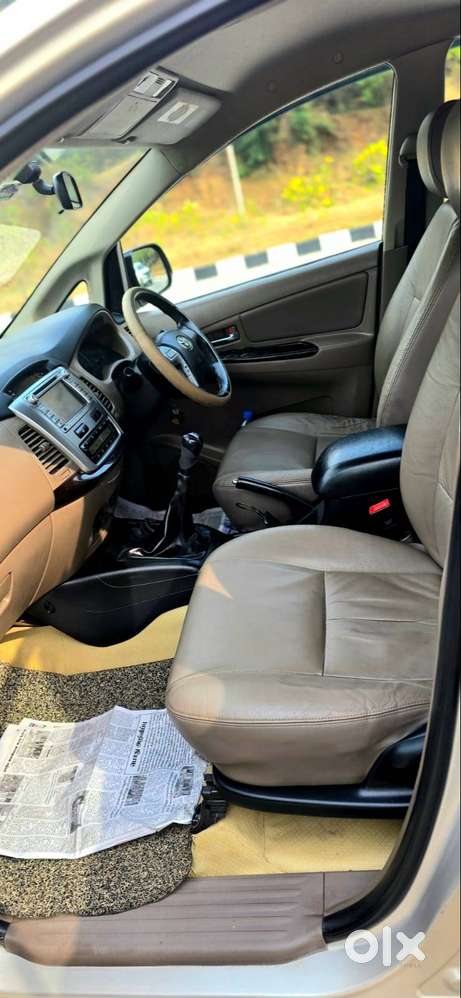 Toyota Innova 2.5 Z 87540 Km Driven