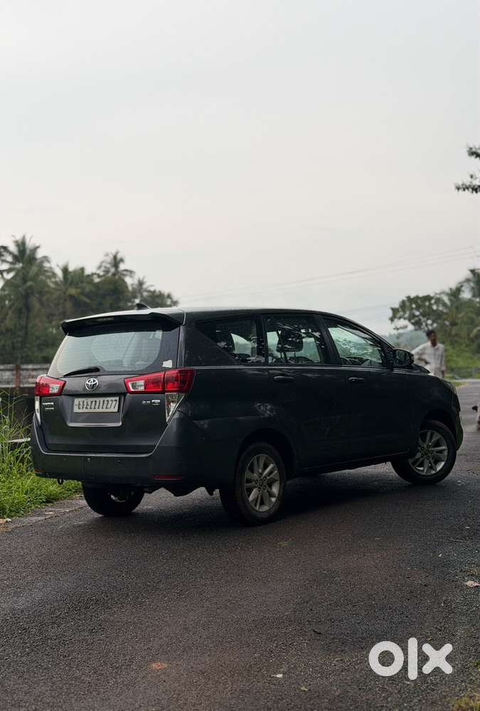 2016 Toyota Innova Crysta 2.8 G