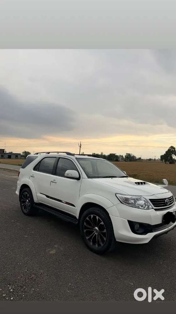 Toyota Fortuner 2015 Diesel 160000 Km Driven