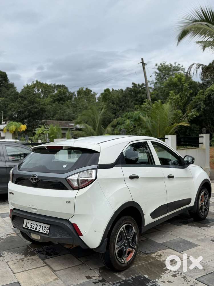 Tata Nexon 1.2 Revotron Xm (s), 2017, Diesel
