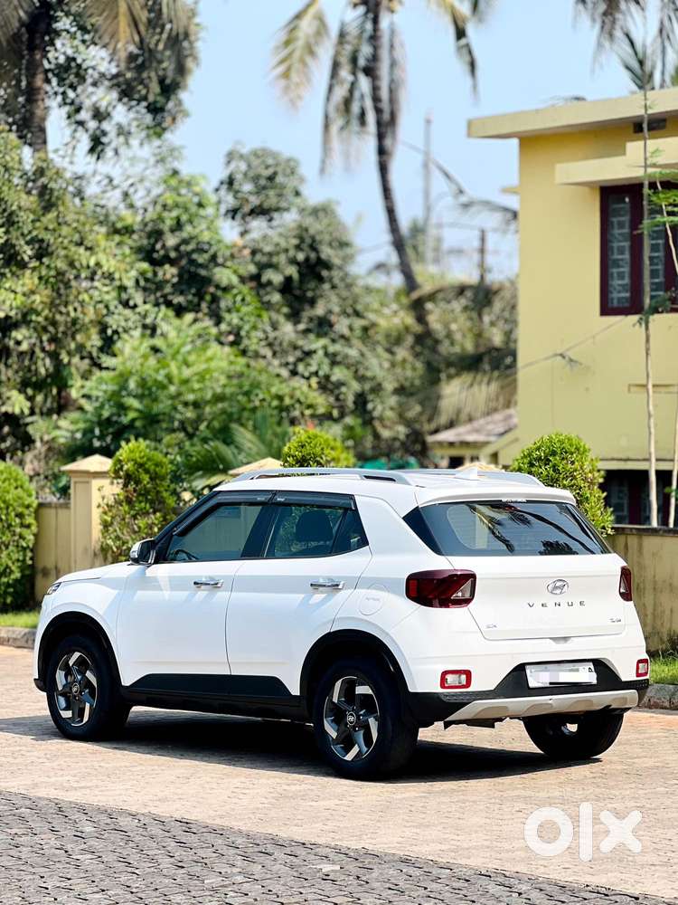 Hyundai Venue 1.0 Sx (o) Turbo Dct, 2019, Petrol