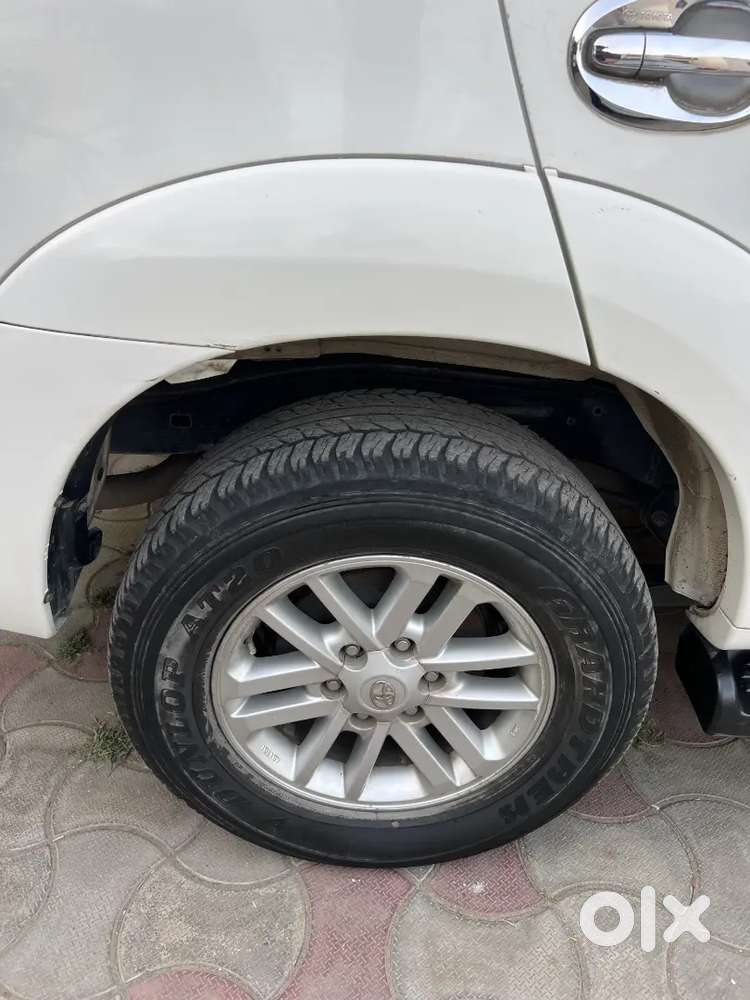 Toyota Fortuner 2012 Diesel 300000 Km Driven