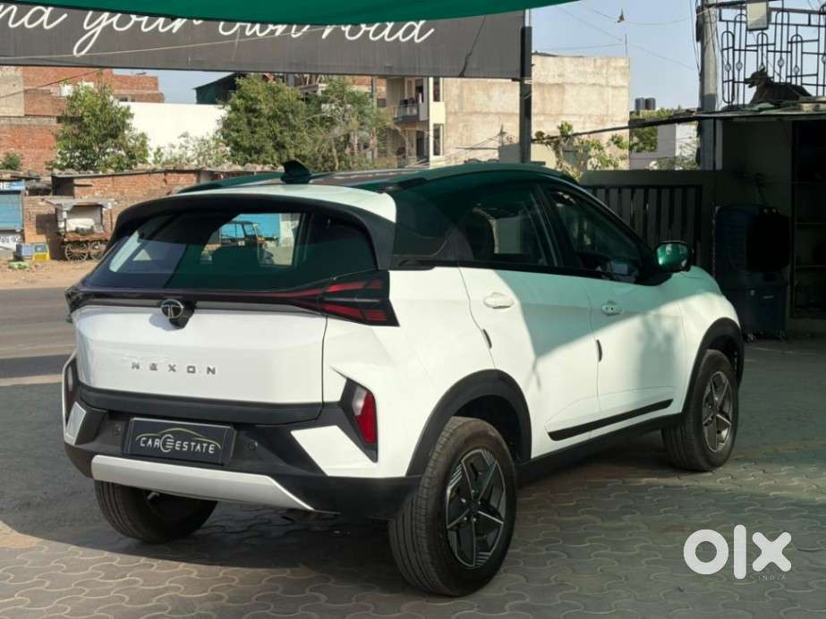 Tata Nexon Creative Plus S 1.2 Revotron Petrol 6 Mt, 2024, Petrol