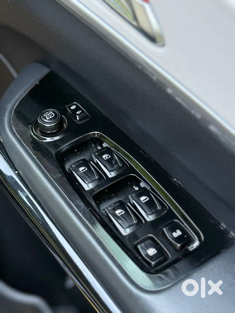 Mahindra Xuv700 2.2 Ax 7 Diesel At Luxury Pack Str, 2022, Diesel