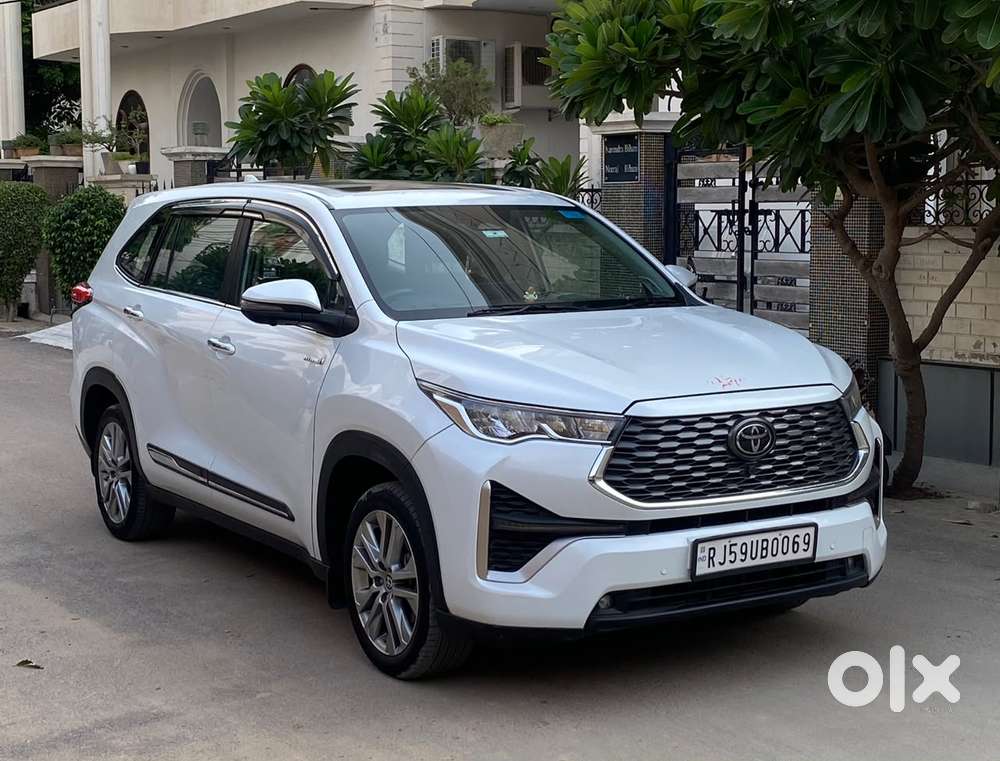 Toyota Innova Hycross 2.0 Zx (o) Hybrid 7 Str, 2024