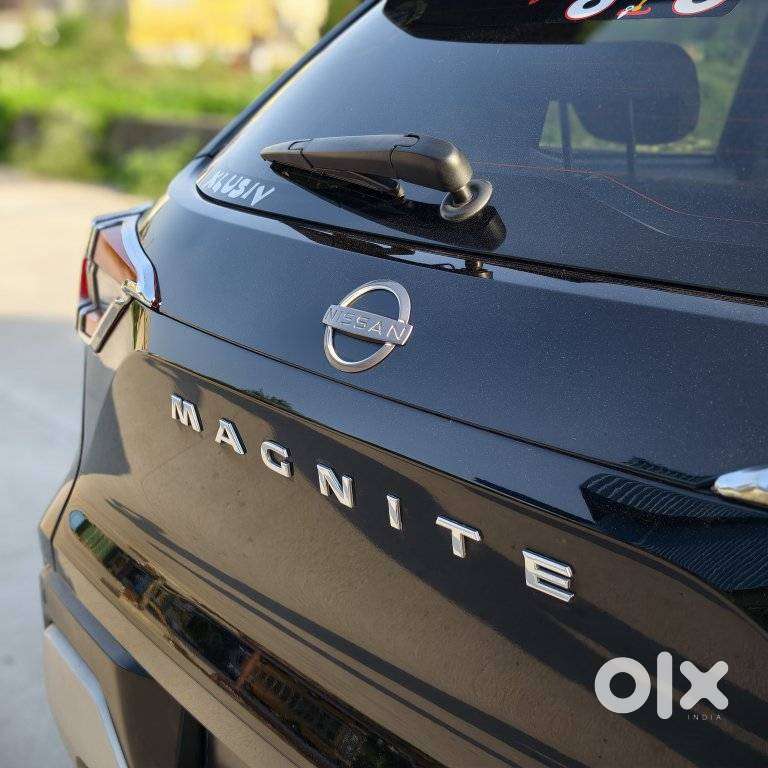 Nissan Magnite 1.0 Xv Premium, 2023, Petrol