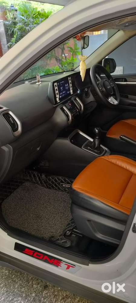 Kia Sonet Petrol 2021