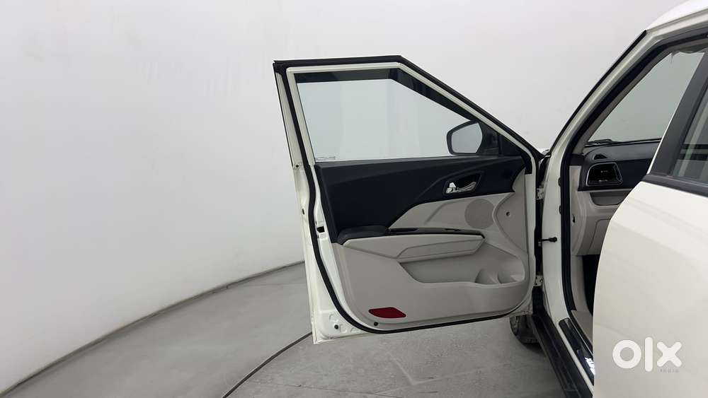Mahindra Xuv300 W8 Option Diesel, 2023, Diesel