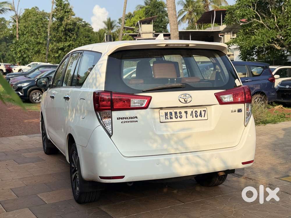 Toyota Innova Crysta 2.8z Automatic, 2016, Diesel