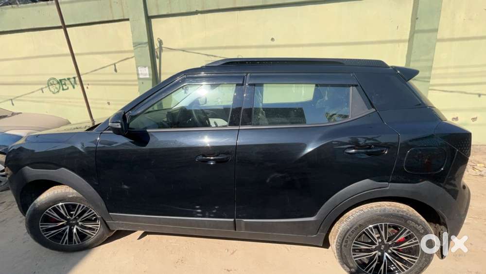 Mahindra Xuv 3xo Petrol 2025