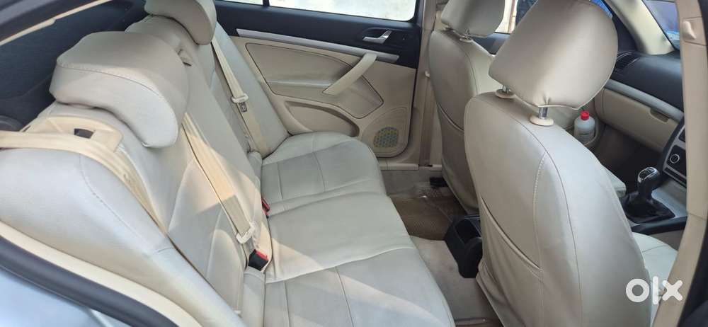 Skoda Laura 1.8 Tsi Ambition, 2011, Petrol