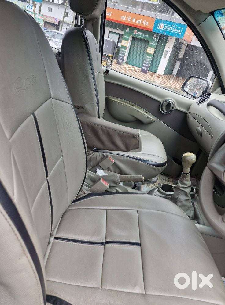 Mahindra Quanto C6, 2013