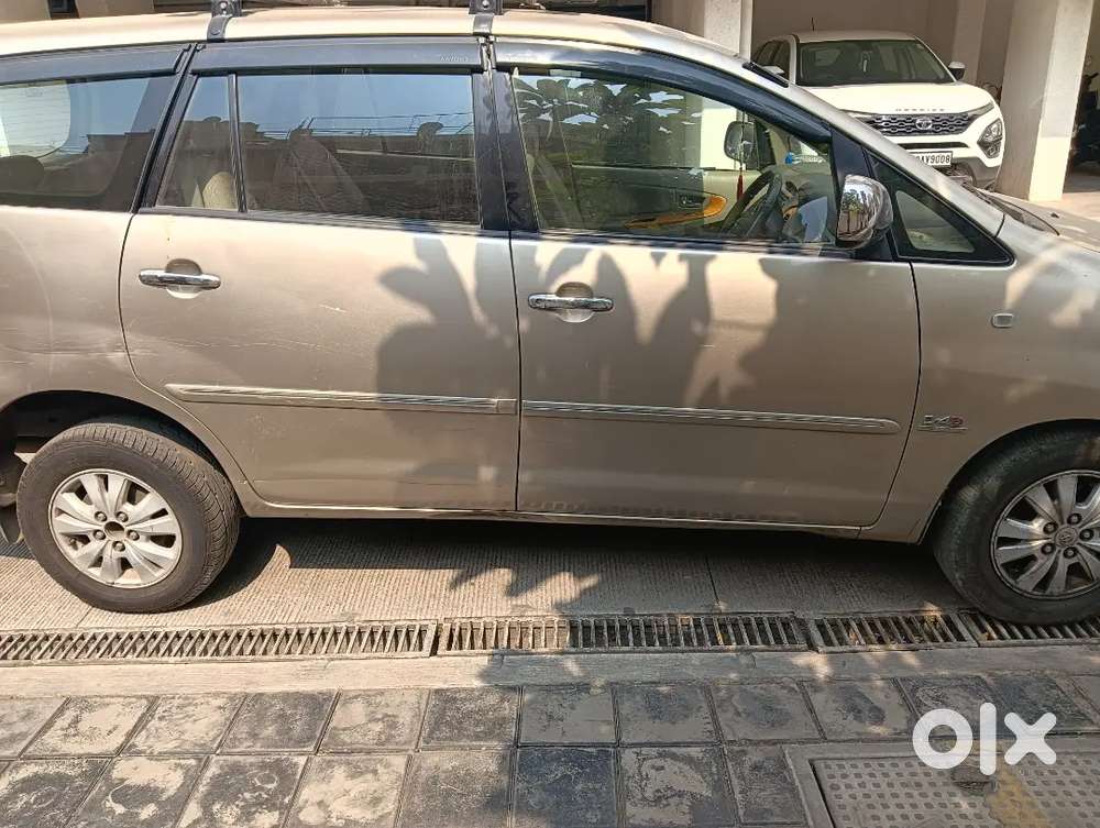 Toyota Innova 8 Seater For 5.50 Lakhs