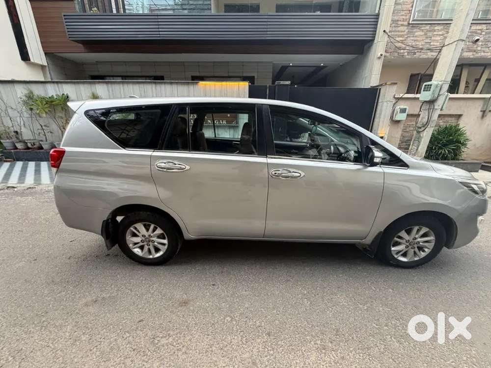 Toyota Innova Crysta 2.8z 2017 With Company Record..fully Insured