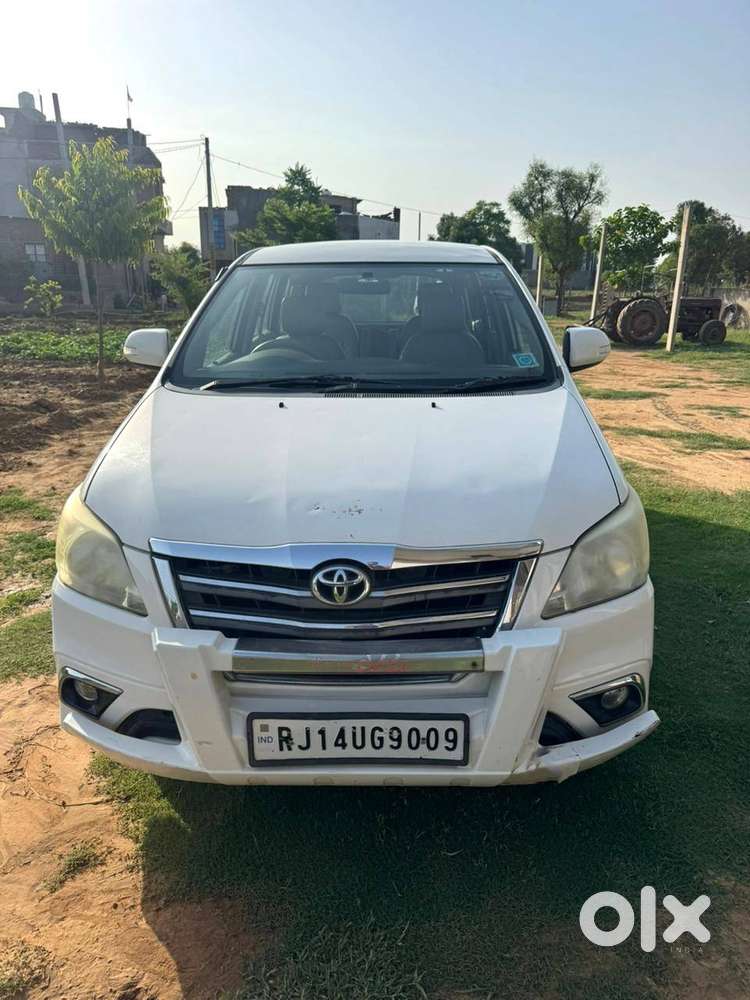 Toyota Innova 2.5 Z Diesel, 2015, 7-seater (bs4) – Mint Condition, Cap