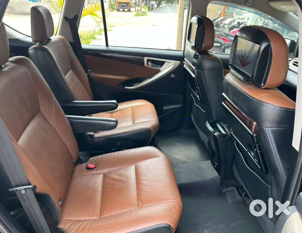 Toyota Innova Crysta 2.8z Automatic, 2017, Diesel