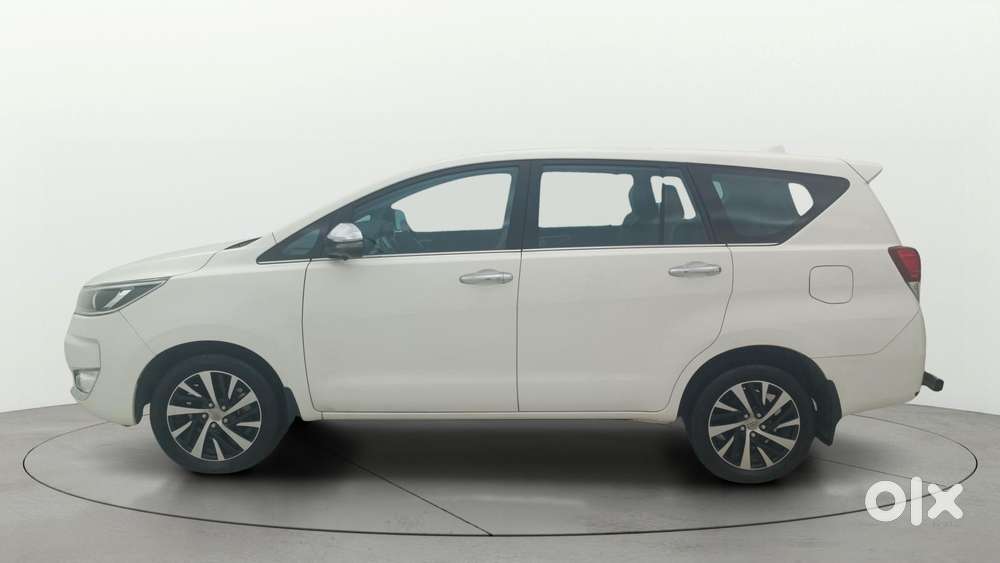 Toyota Innova Crysta 2.4 ZX MT, 2025, Diesel