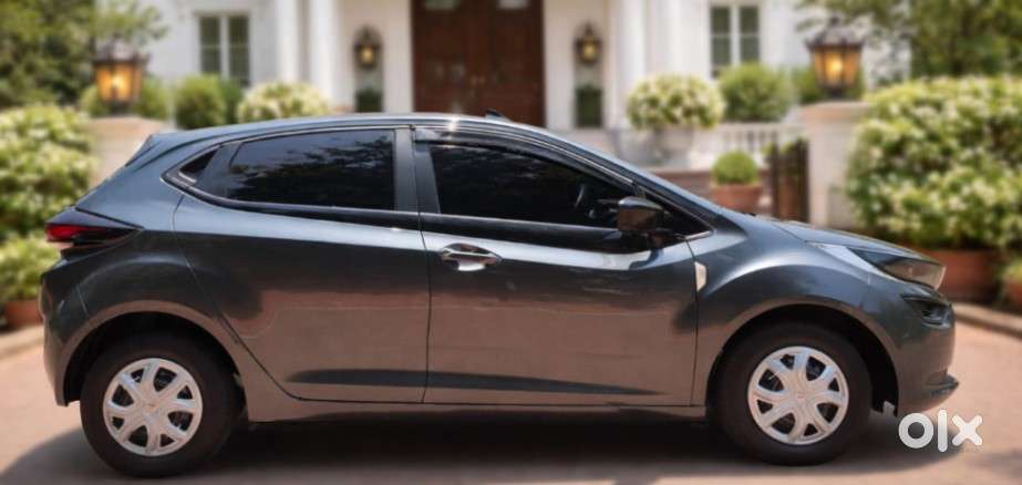 Tata Altroz 1.2 Xe, 2021, Petrol