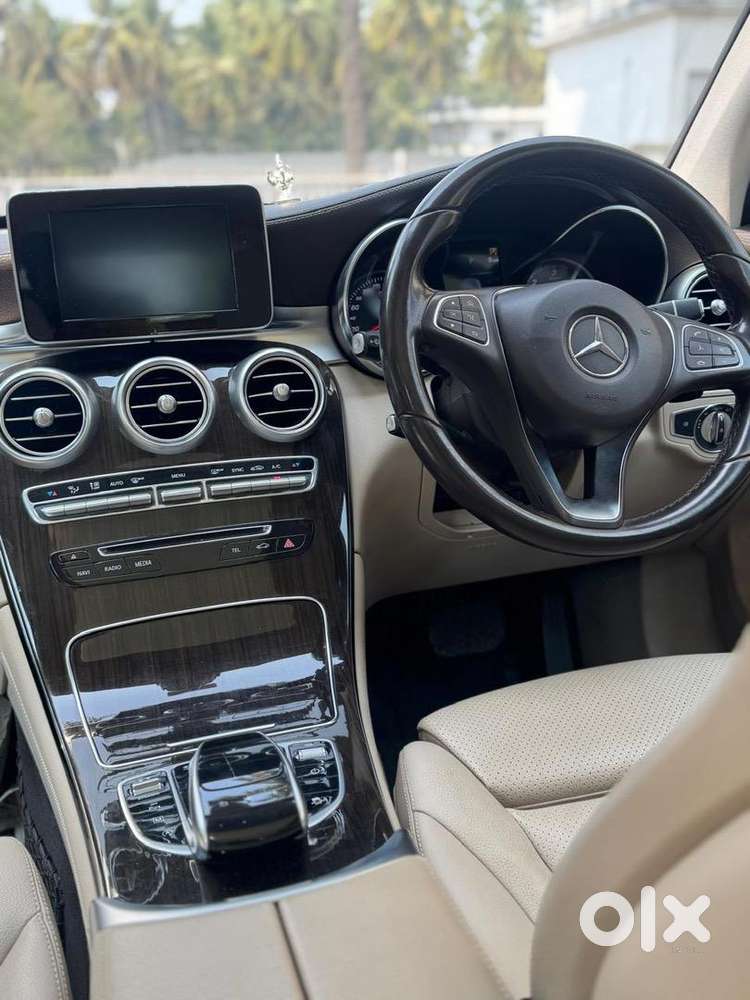 Mercedes Benz Glc220d 4matic 2019 Single Owner Less Driven