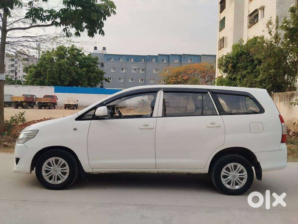 Toyota Innova 2.5 G (diesel) 7 Seater, 2015