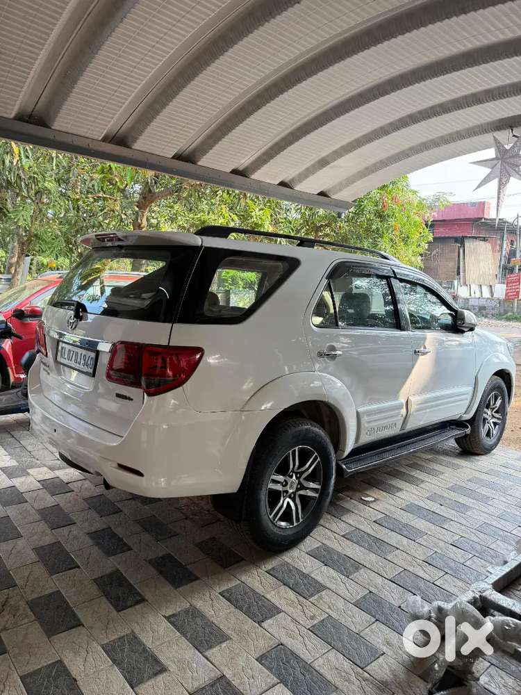 Toyota Fortuner Diesel 2010 Manuel Diseal 4*4manuel Kl 7 Kerala No(re)