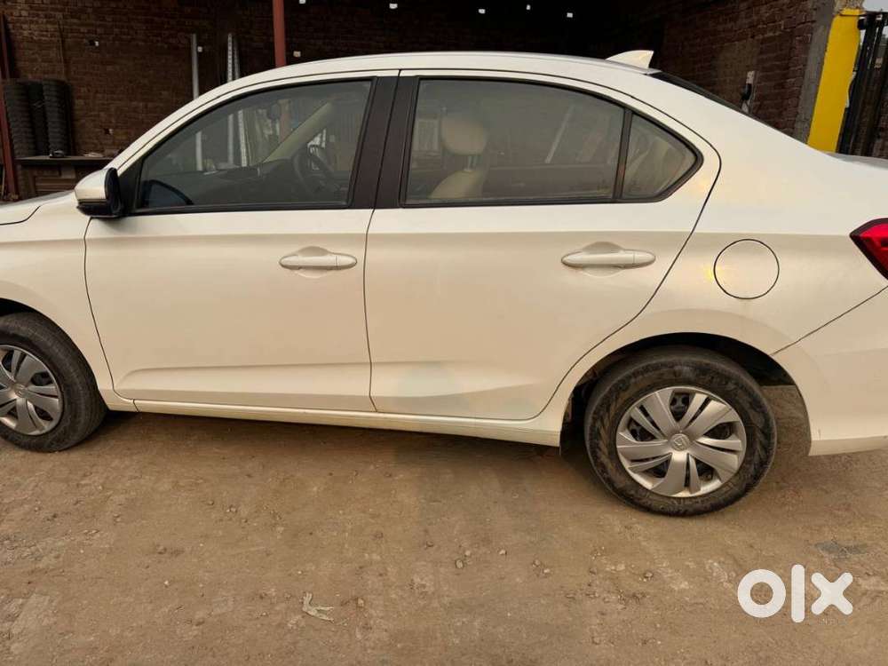 Honda Amage First Ower Company Record 30000 Driven Single Hand Running