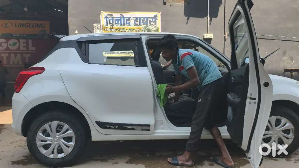 Maruti Suzuki Swift Aug 2023 Petrol 38000 Km Driven.