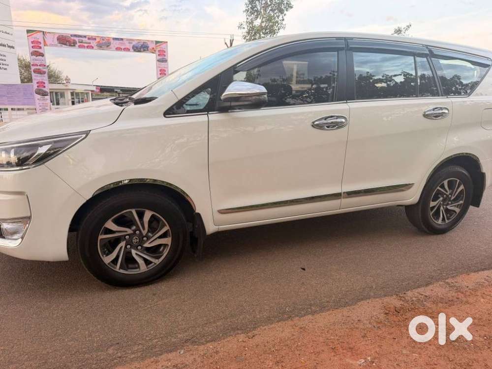 Toyota Innova Crysta 2.4 V 8 Str, 2022, Diesel