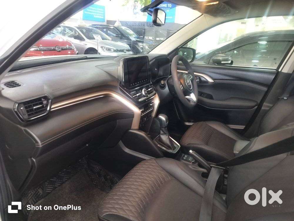 Maruti Suzuki Grand Vitara 1.5 Alpha Plus Intelligent Hybrid Ecvt, 2..
