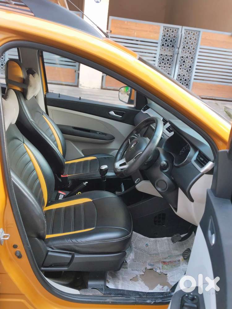 Renault Triber Rxt, 2023, Petrol