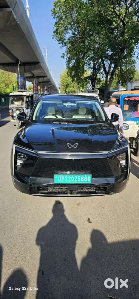Mahindra Xev 9e Top Model November 2025 Electric 4000 Km Driven