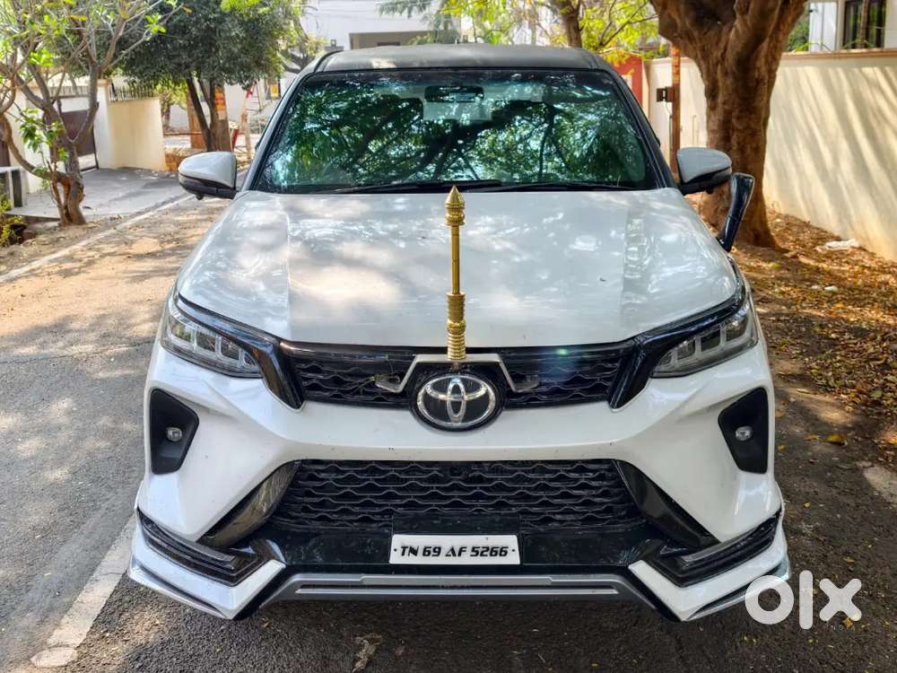 Toyota Fortuner Legender