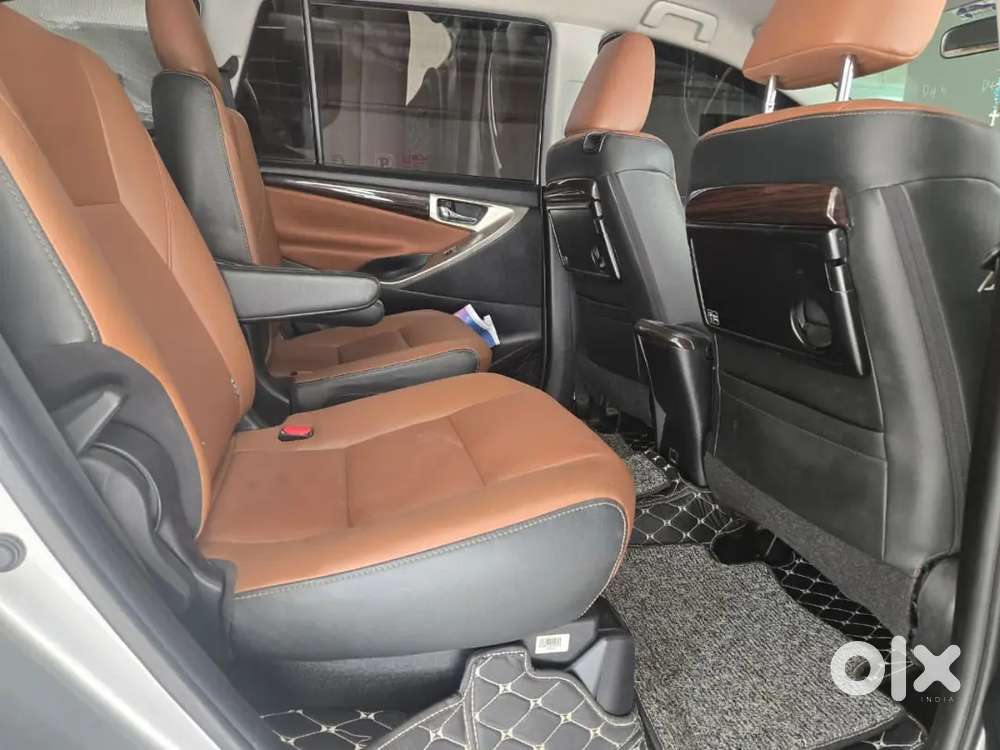 Selling Urgently Innova Crysta Petrol Automatic