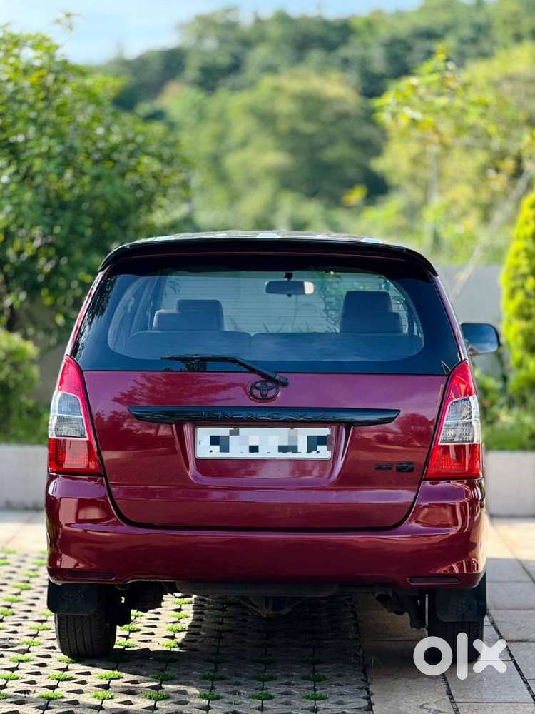 Toyota Innova 2.5 V 8 Str, 2012, Diesel