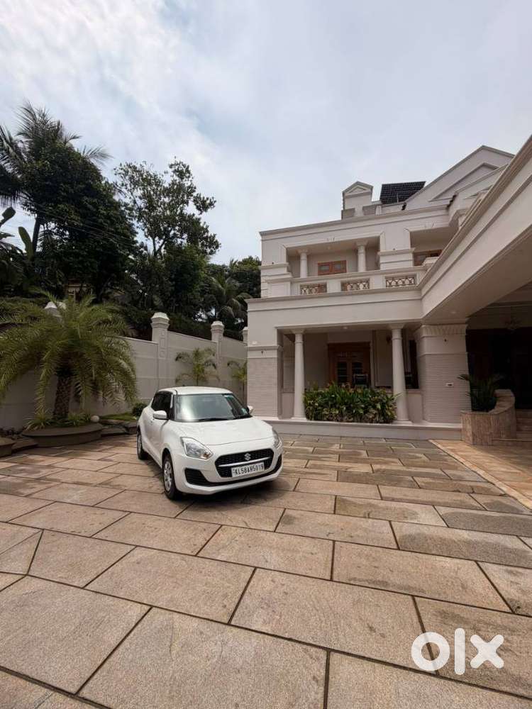 Maruti Suzuki Swift Vxi + Manual, 2023, Petrol