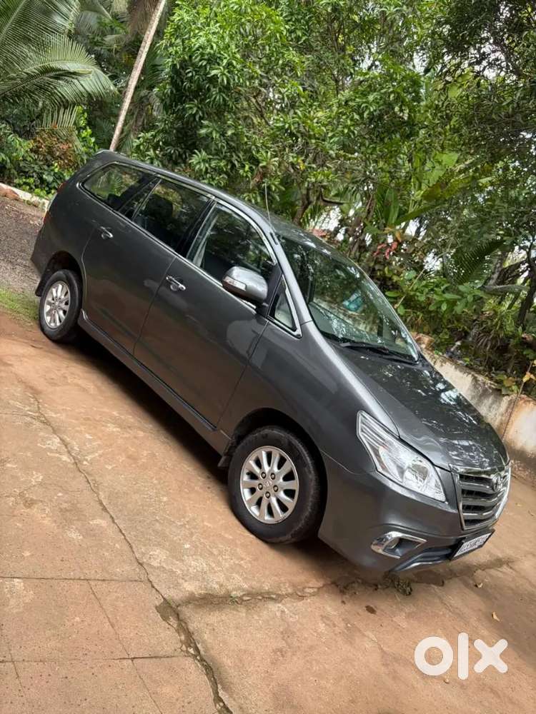 Toyota Innova Vx 7 2012