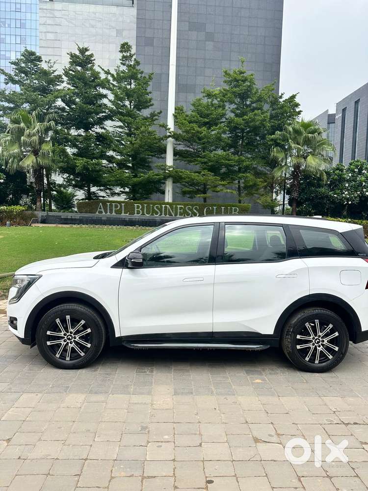 Mahindra Xuv700 Ax 3 Petrol Mt 5 Str (e), 2022, Petrol