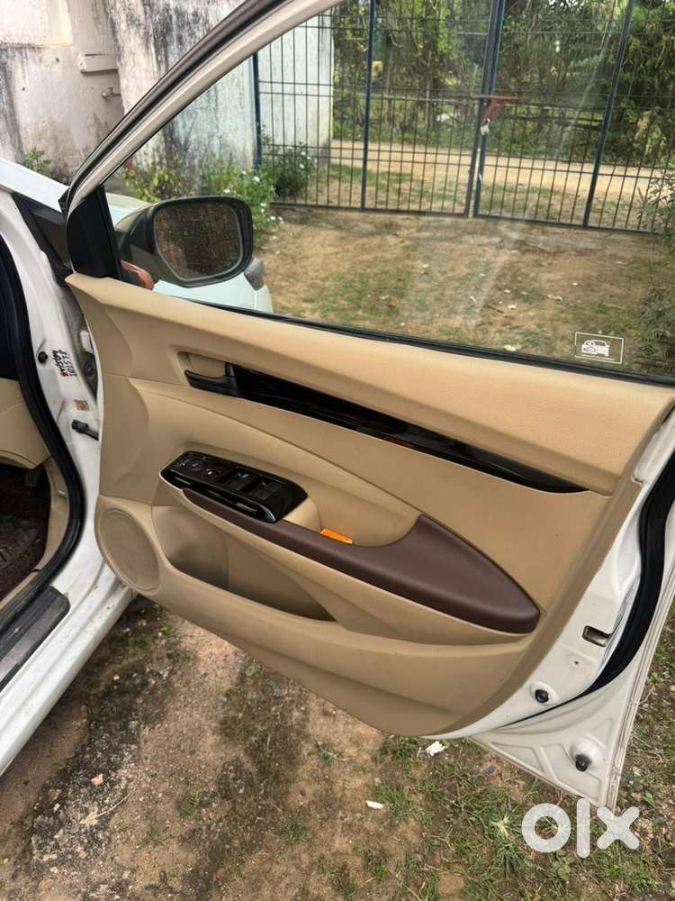 Honda City I-vtec 2010  Fully Loaded  ₹1 Lakh+ Accessories  New Tyr
